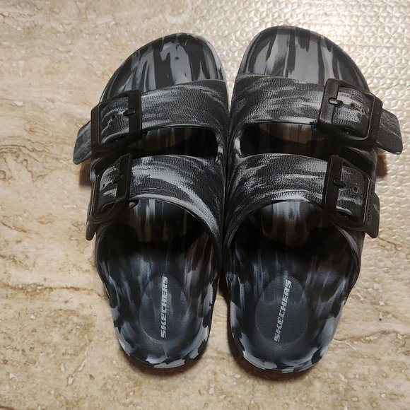 Kids Skechers slides - Picture 2 of 3